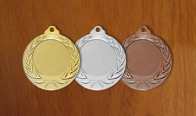 medal 40mm na wklejk� 25mm, br�zowy puchary statuetki medale